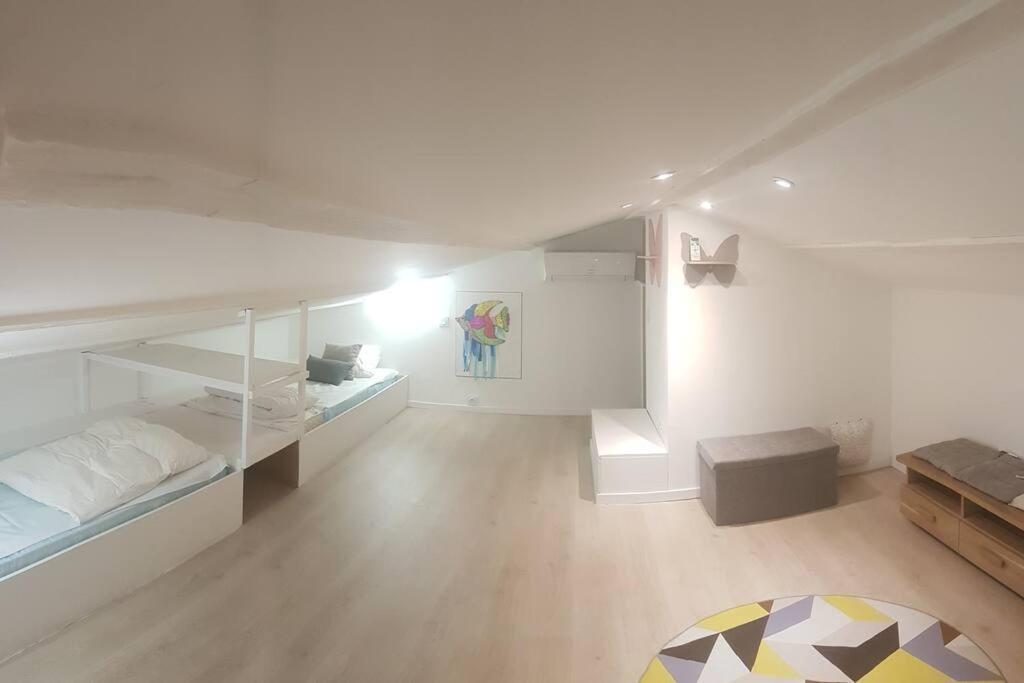 L'Escala Arles Centre Apartment ภายนอก รูปภาพ